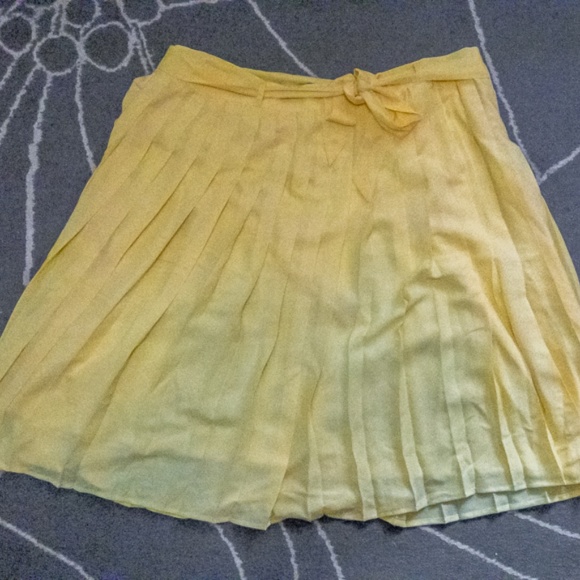 Modcloth Purely Pretty Yellow Pleated Skirt - Picture 3 of 5